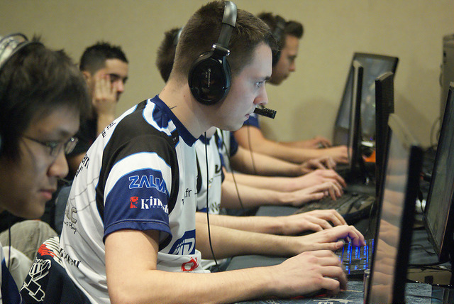 eスポーツの成熟と新時代:プロゲーマーの職業化とメガIRの未来